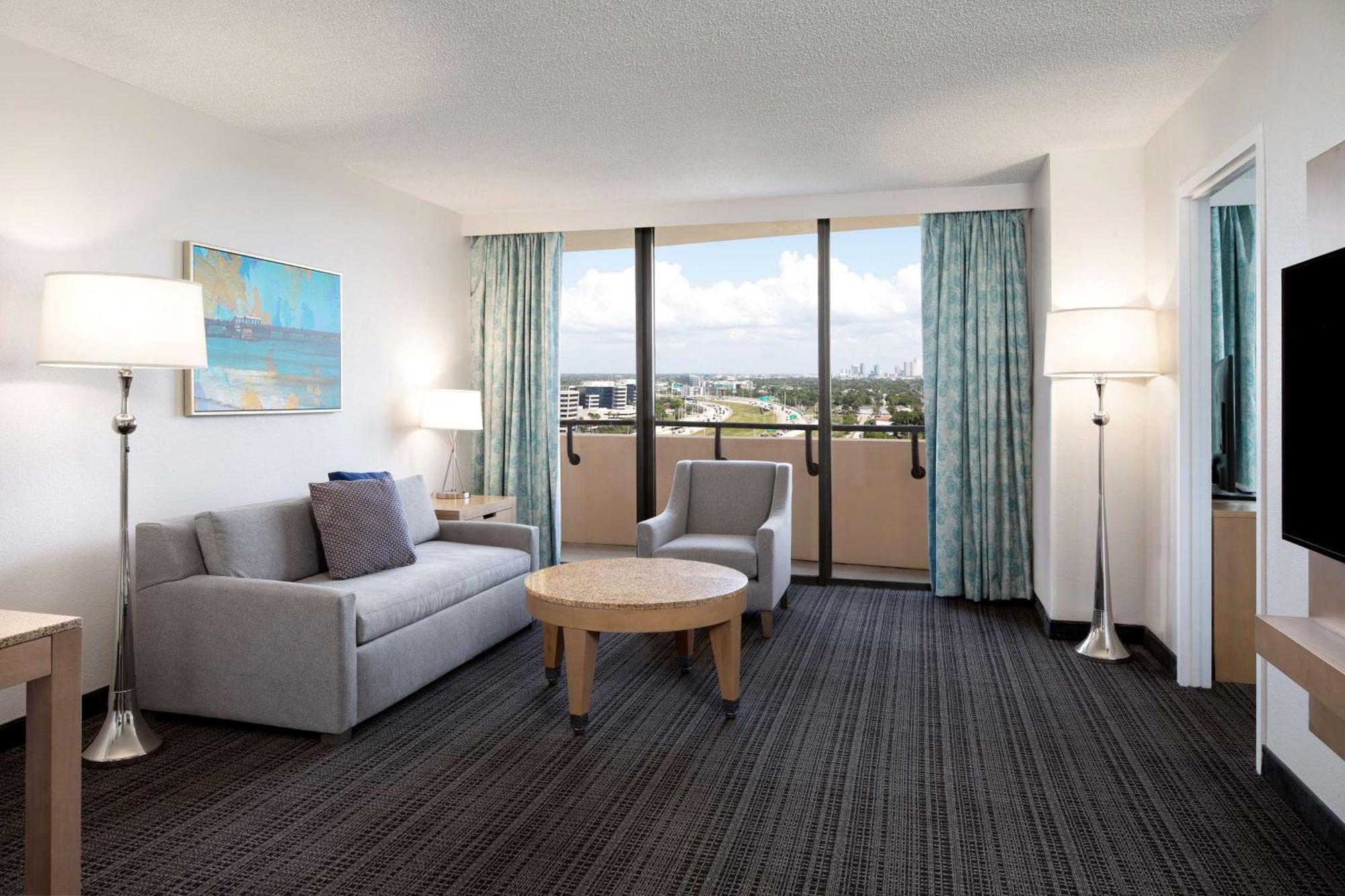 Embassy Suites By Hilton Tampa Airport Westshore Exterior foto